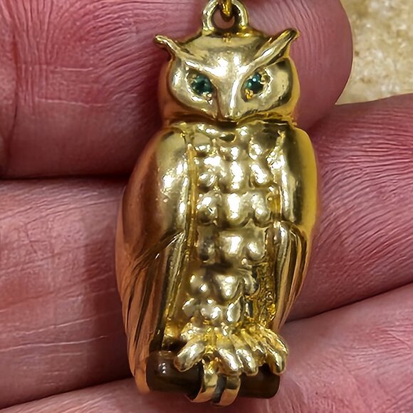 RARE VINTAGE MONICA RICH KOSANN WISDOM OWL TSAVORITE 18k GOLD CHARM PENDANT - Picture 2 of 10